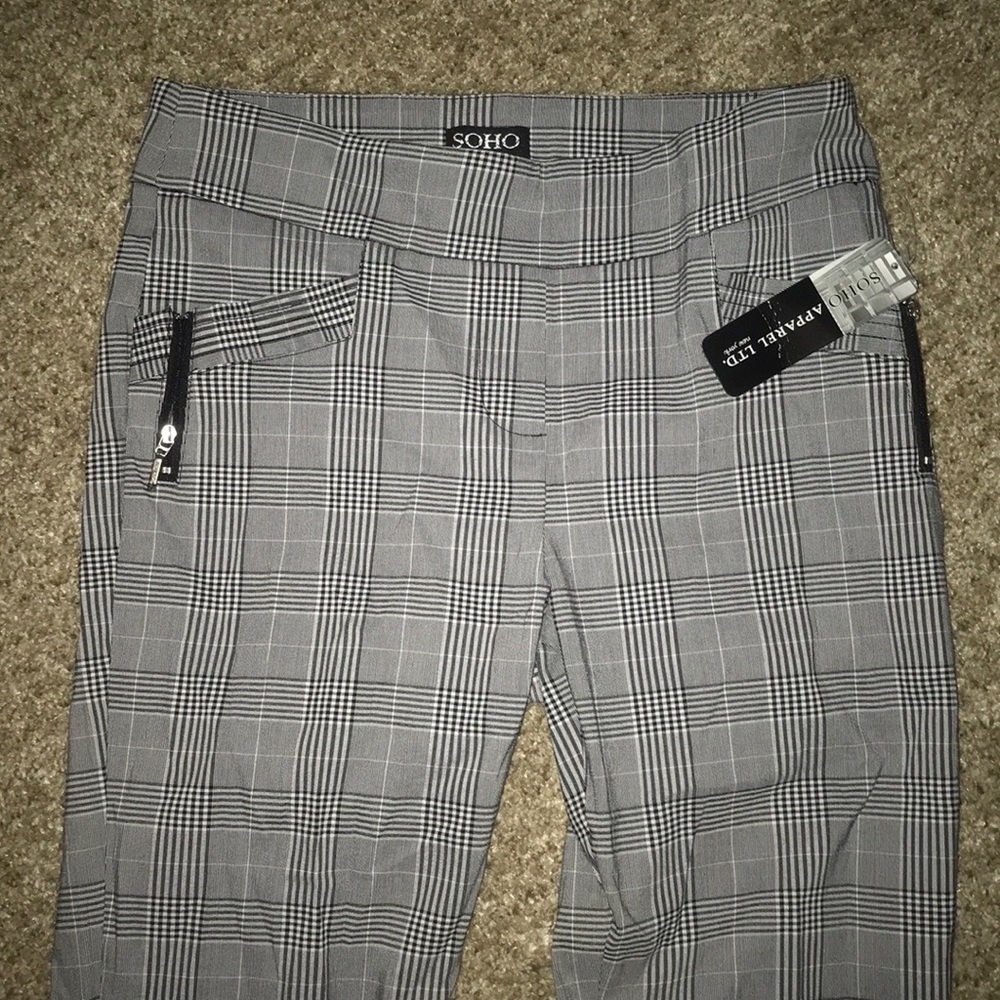 Plaid pants👖
